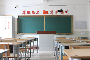黑龍江工業(yè)學(xué)院什么檔次？很厲害嗎？很牛嗎？