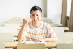 上海立達學院繼續(xù)教育學院2025年的分數線是多少？