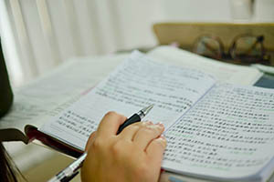 北京中加學校小學部作業多嗎？有老師負責指導嗎？