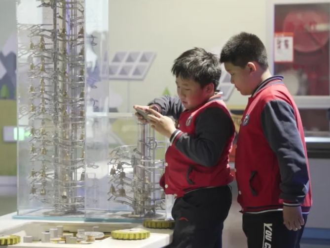 北京市海淀區崛起實驗學校師生社會實踐課堂——走進北京科學中心