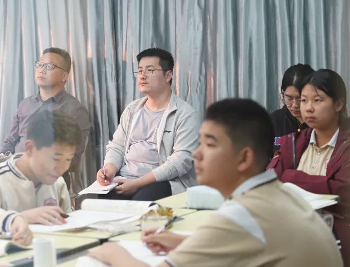 攜手精英，共筑高效課堂新篇章--石家莊精英中學(xué)優(yōu)秀教師蒞臨北京東方紅學(xué)校交流紀(jì)實(shí)